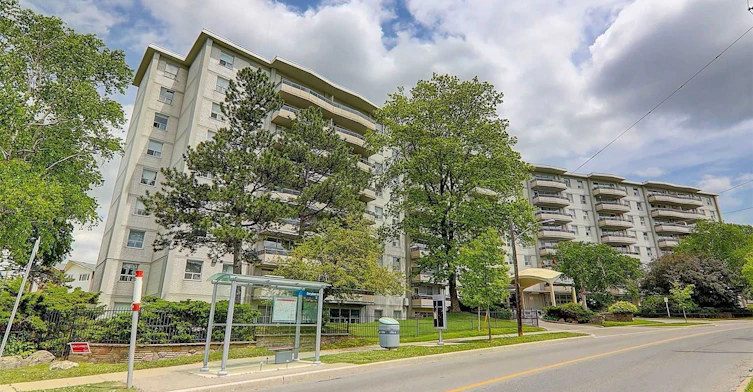 411-80 Grandravine Drive, Toronto, ON, M3J 1B2 - 3