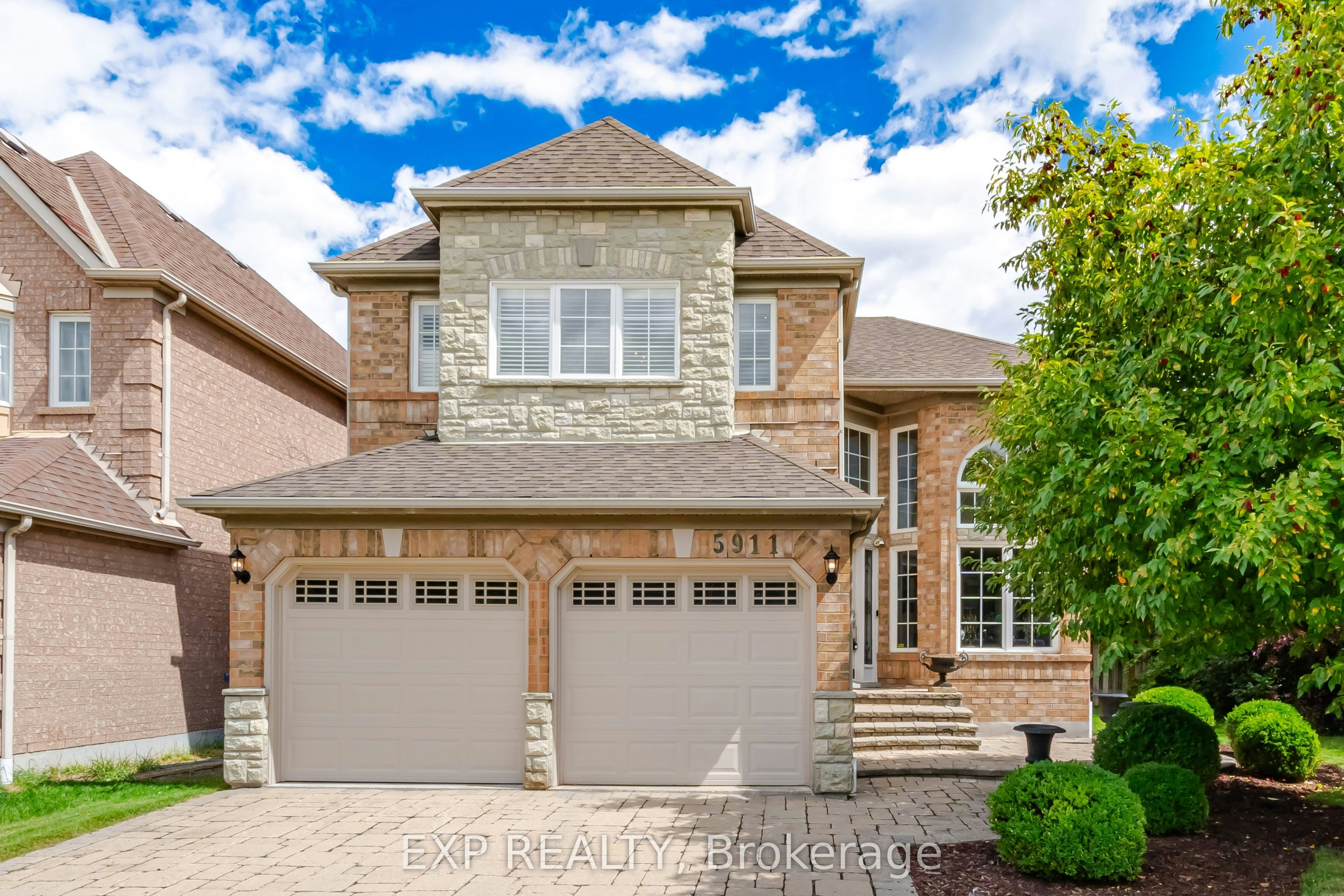 5911 Greensboro Drive, Mississauga, ON, L5M 5S4