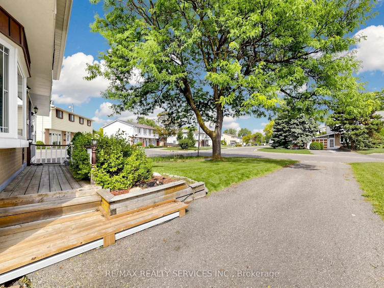 54 Griselda Crescent, Brampton, ON, L6S 1M3 - 6