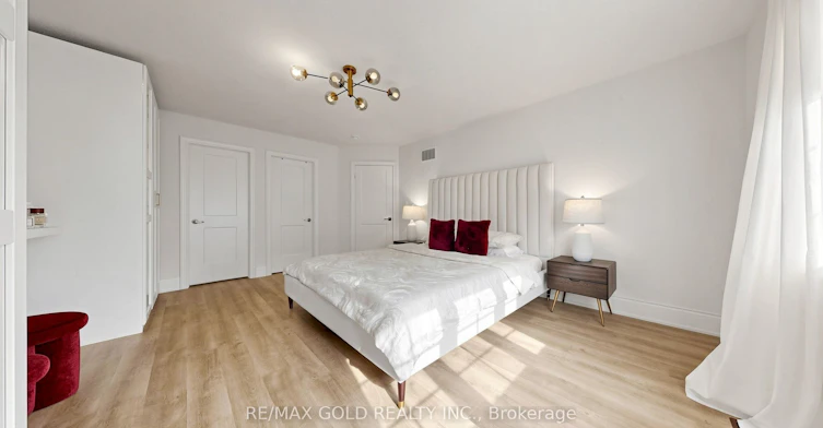 125 Burnhamthorpe Road E, Oakville, ON, L6H 3R4 - 28