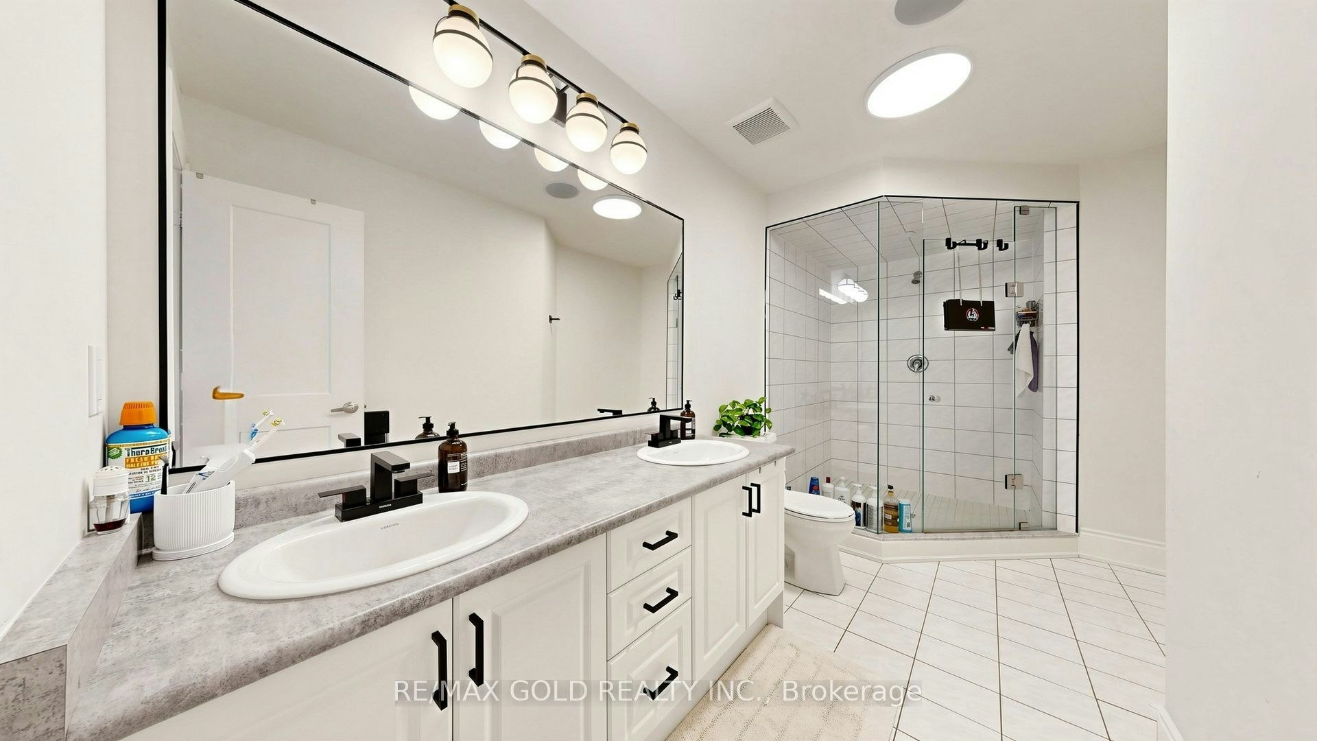 125 Burnhamthorpe Road E, Oakville, ON, L6H 3R4 - 29