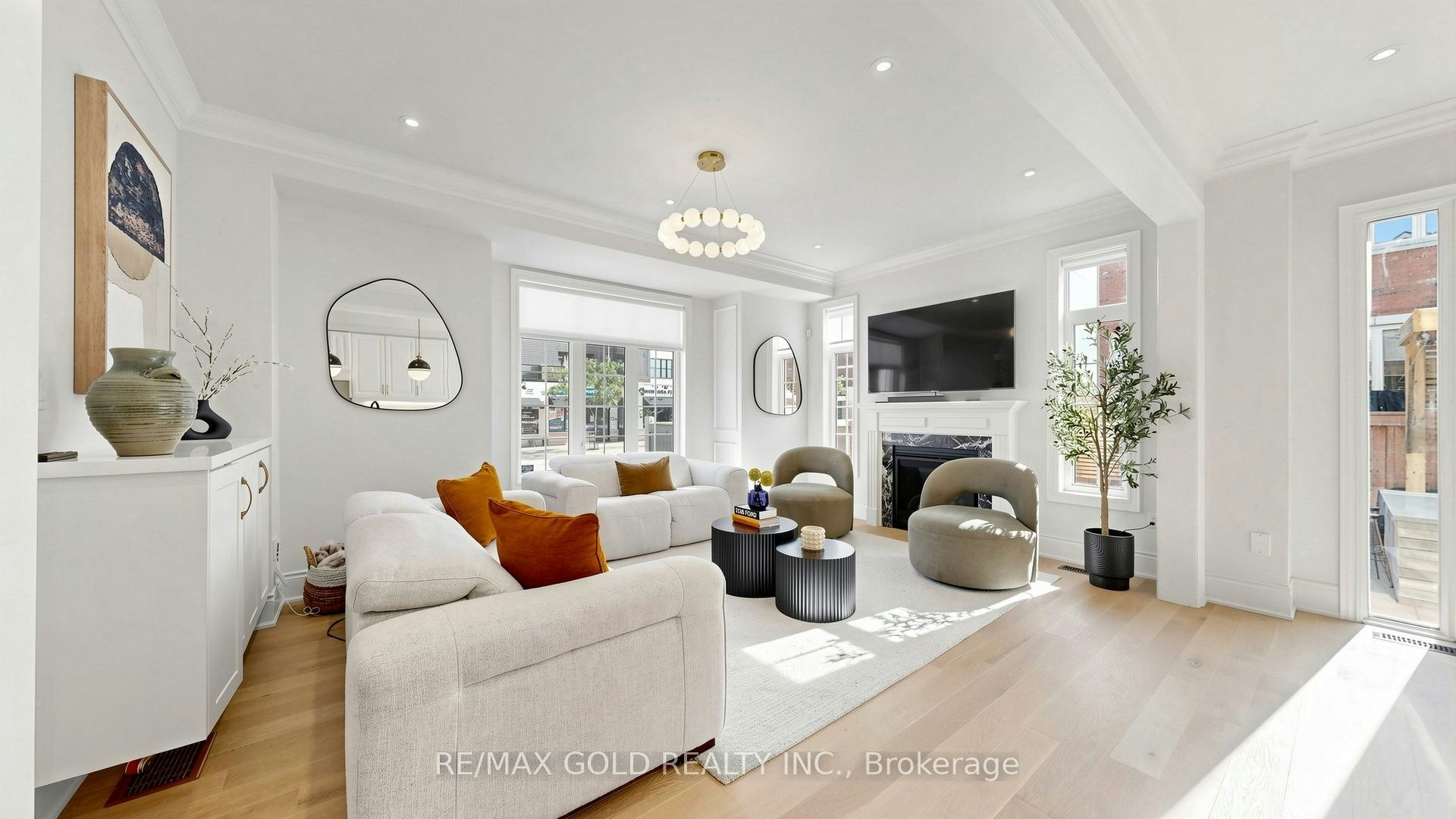 125 Burnhamthorpe Road E, Oakville, ON, L6H 3R4 - 4