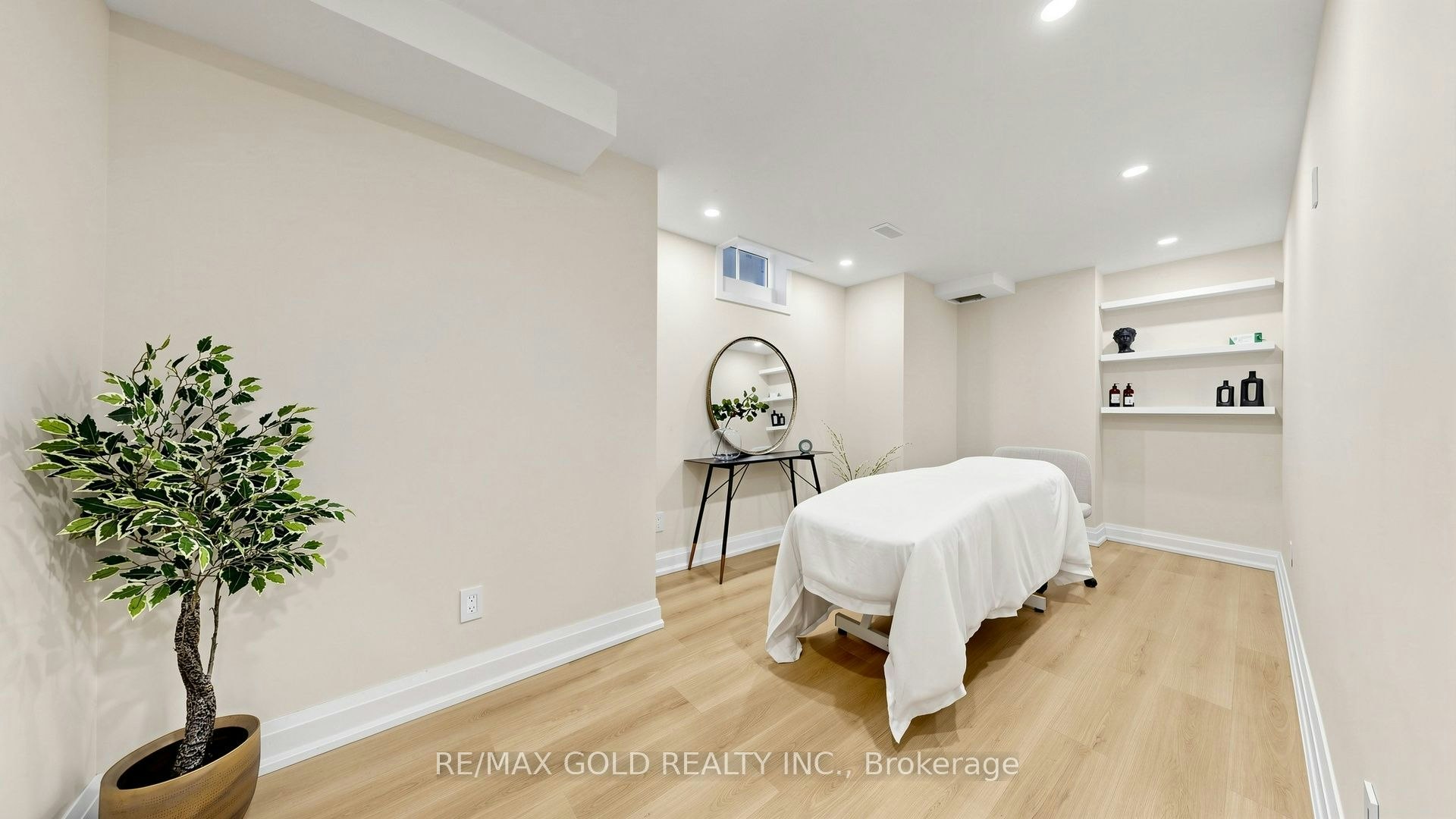 125 Burnhamthorpe Road E, Oakville, ON, L6H 3R4 - 41