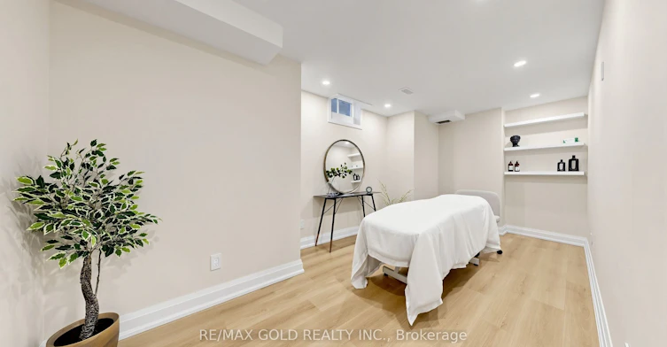 125 Burnhamthorpe Road E, Oakville, ON, L6H 3R4 - 41