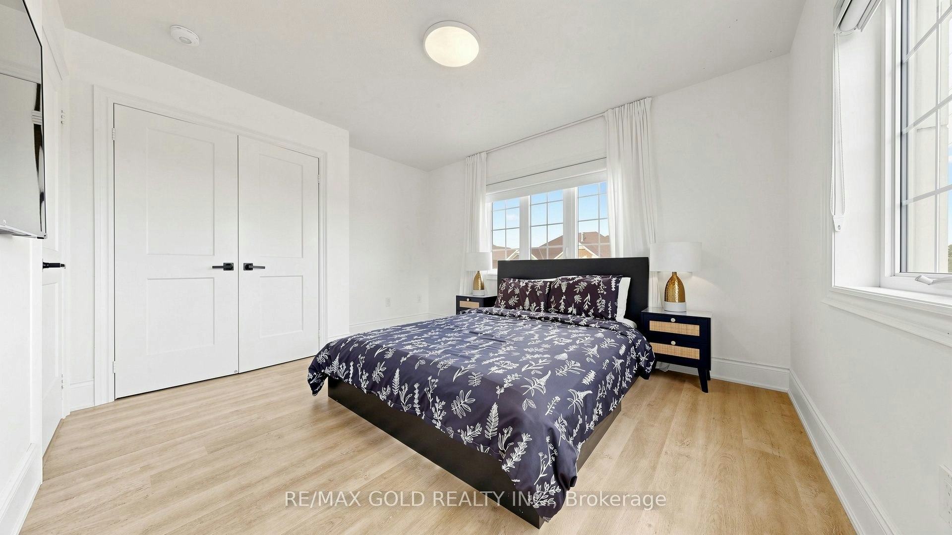 125 Burnhamthorpe Road E, Oakville, ON, L6H 3R4 - 34