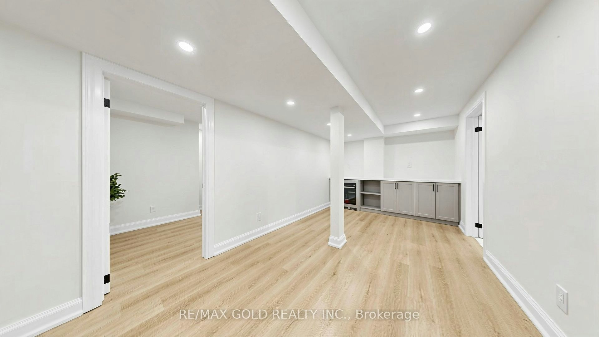125 Burnhamthorpe Road E, Oakville, ON, L6H 3R4 - 43