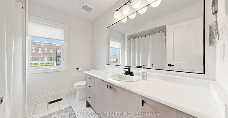 125 Burnhamthorpe Road E, Oakville, ON, L6H 3R4 - 32
