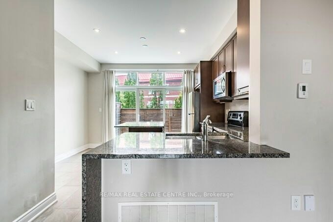 2034 Queensborough Gate, Mississauga, ON, L5M 0X9 - 17