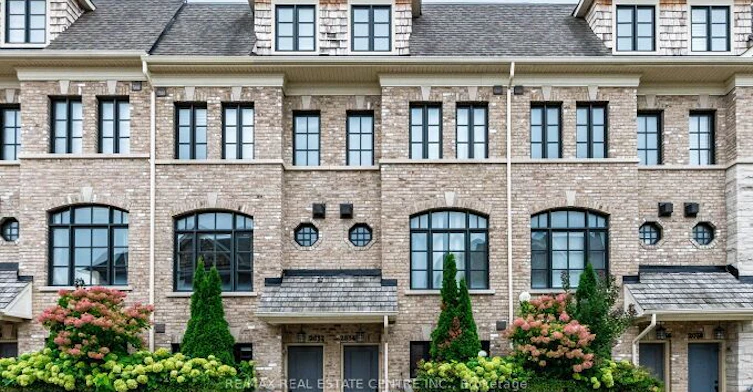 2034 Queensborough Gate, Mississauga, ON, L5M 0X9