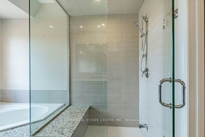 2034 Queensborough Gate, Mississauga, ON, L5M 0X9 - 43