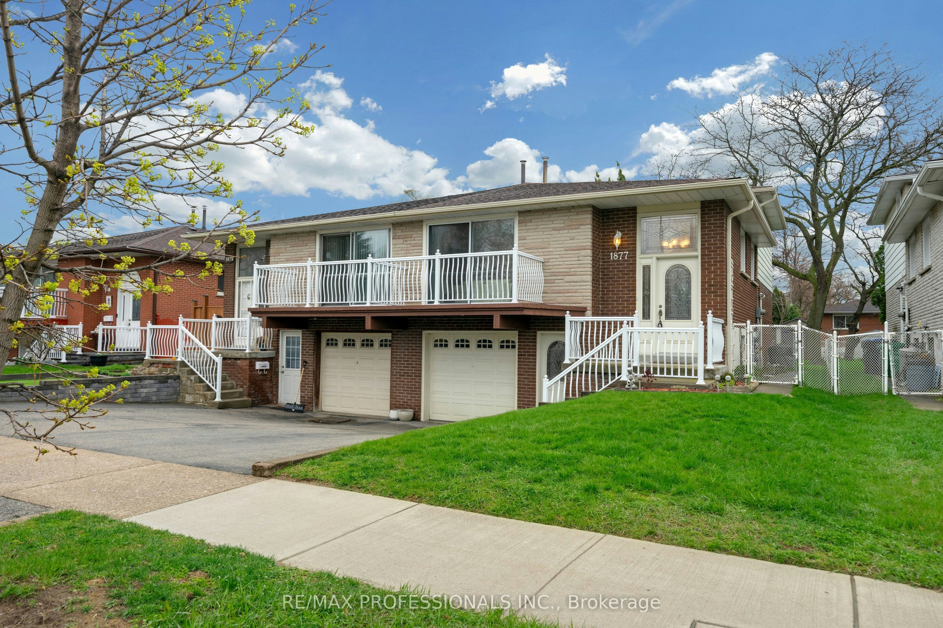 1877 Silverberry Crescent, Mississauga, ON, L5J 1C8