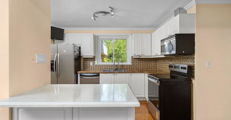 2 Leita Court, Toronto, ON, M9A 4W2 - 8