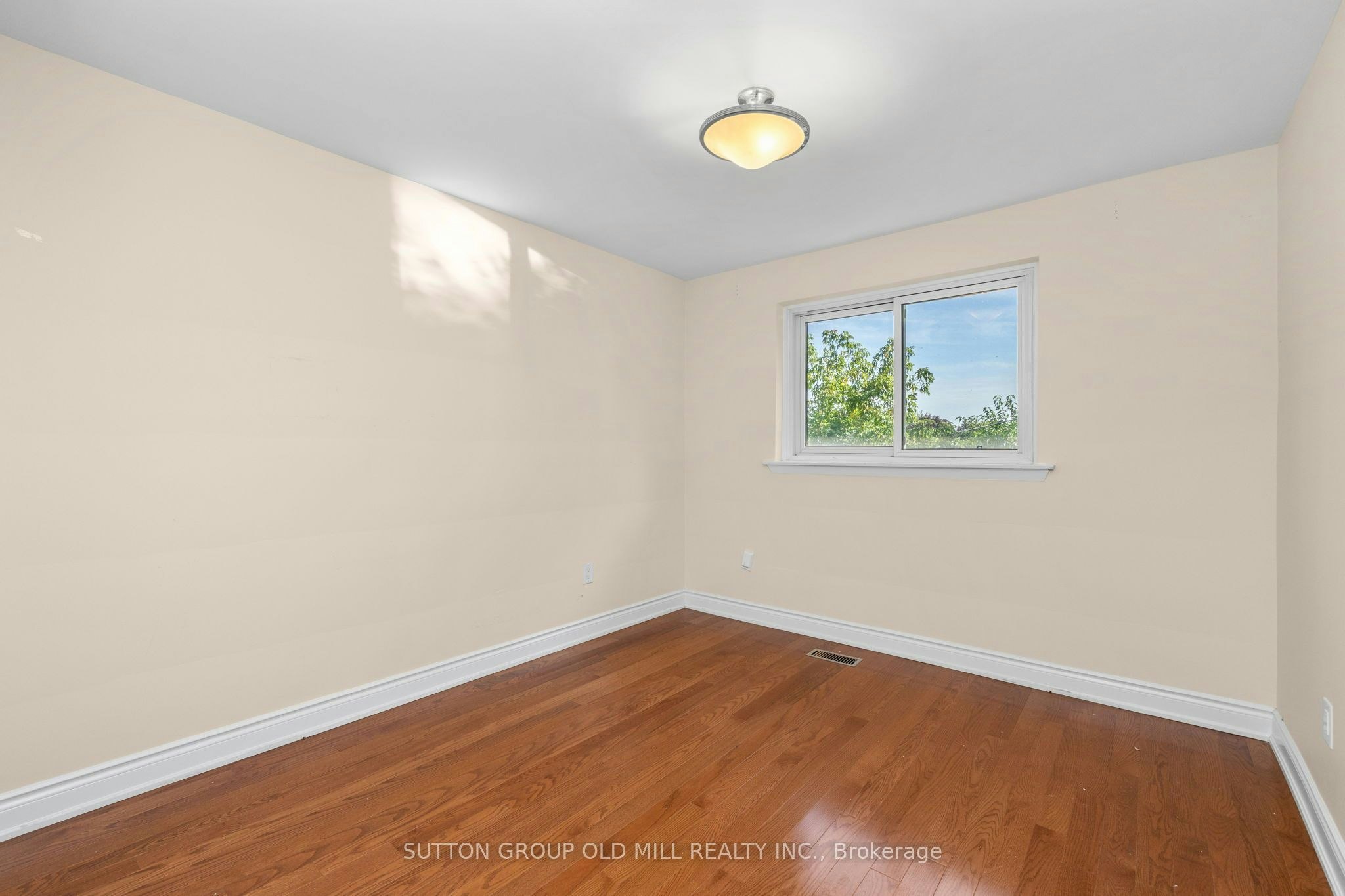 2 Leita Court, Toronto, ON, M9A 4W2 - 14