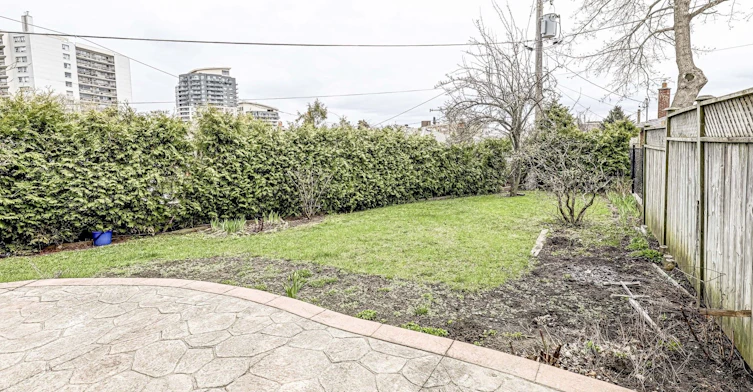 2 Leita Court, Toronto, ON, M9A 4W2 - 24