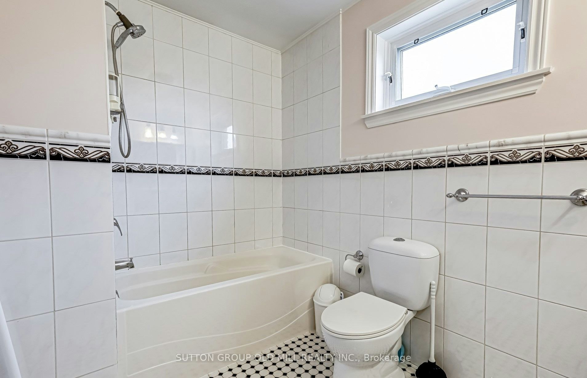 2 Leita Court, Toronto, ON, M9A 4W2 - 16