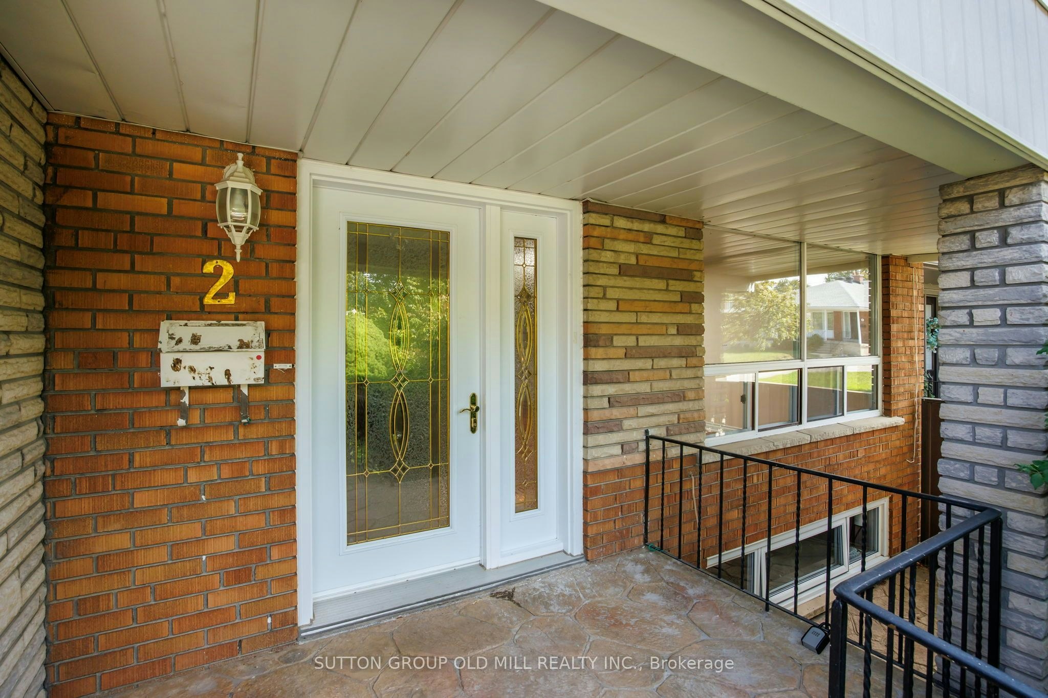 2 Leita Court, Toronto, ON, M9A 4W2 - 2