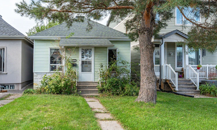 14 Marshall Boulevard