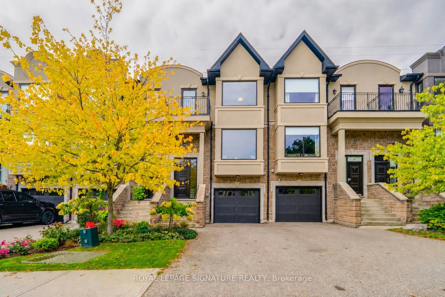 18 Matthew Court, Toronto, ON, M9B 0C1