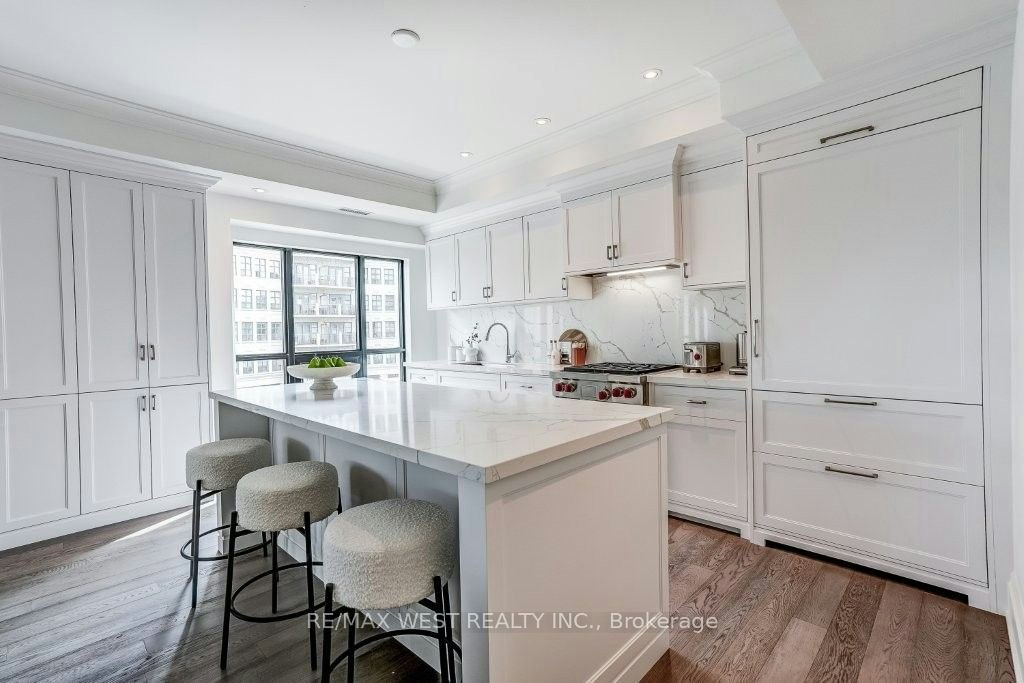 302-4 The Kingsway N/A, Toronto, ON, M8X 2T1 - 19