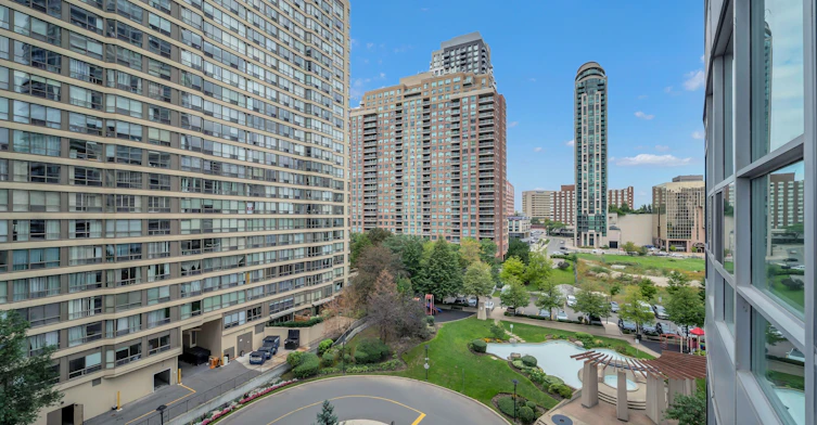 705-33 Elm Drive W, Mississauga, ON, L5B 4L2 - 31