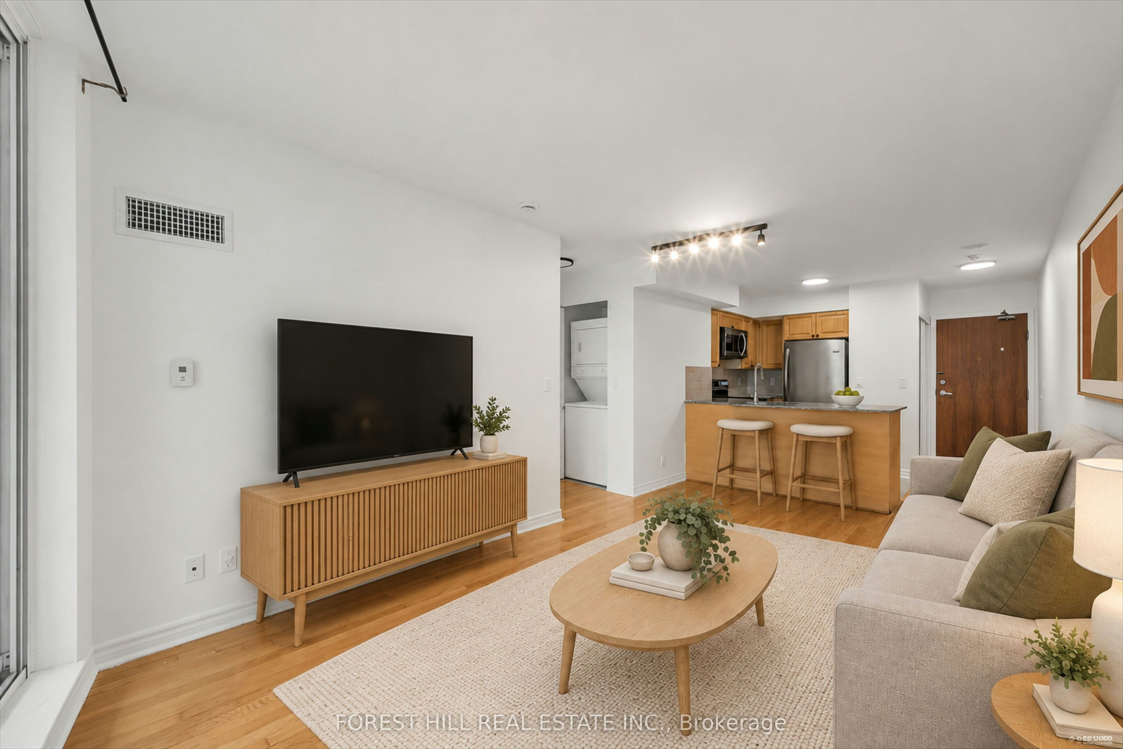 705-33 Elm Drive W, Mississauga, ON, L5B 4L2