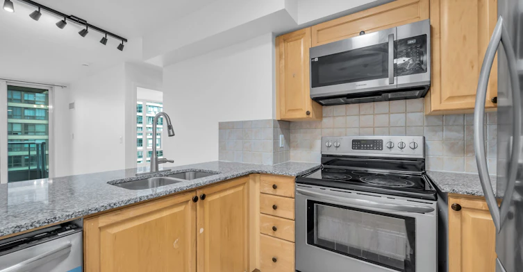705-33 Elm Drive W, Mississauga, ON, L5B 4L2 - 11