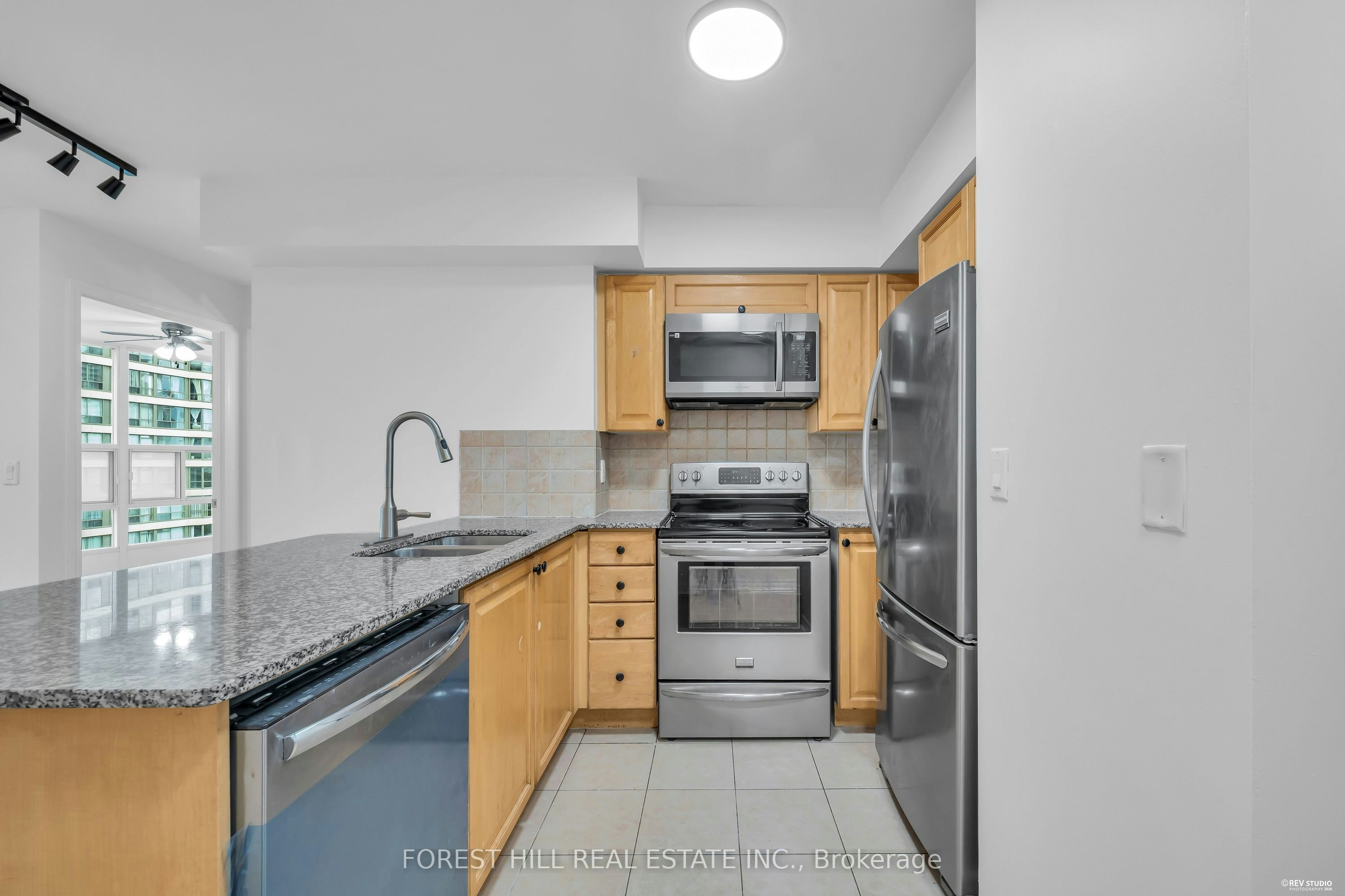 705-33 Elm Drive W, Mississauga, ON, L5B 4L2 - 10