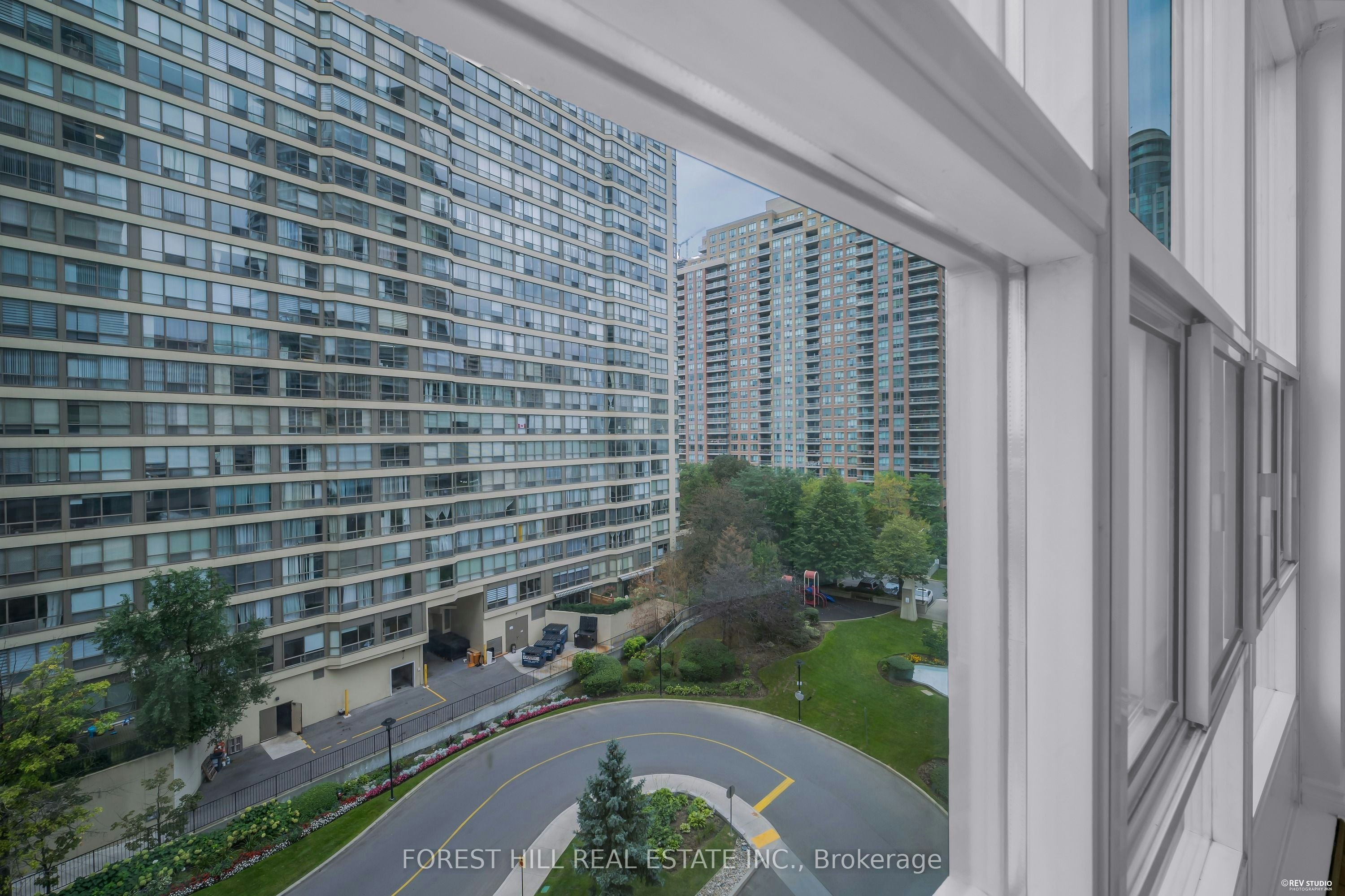 705-33 Elm Drive W, Mississauga, ON, L5B 4L2 - 32