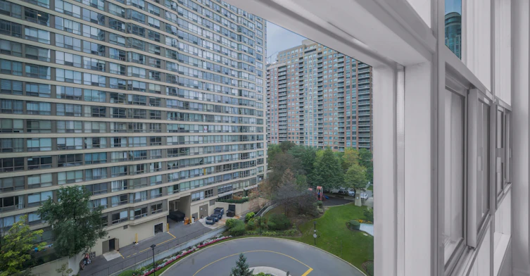 705-33 Elm Drive W, Mississauga, ON, L5B 4L2 - 32
