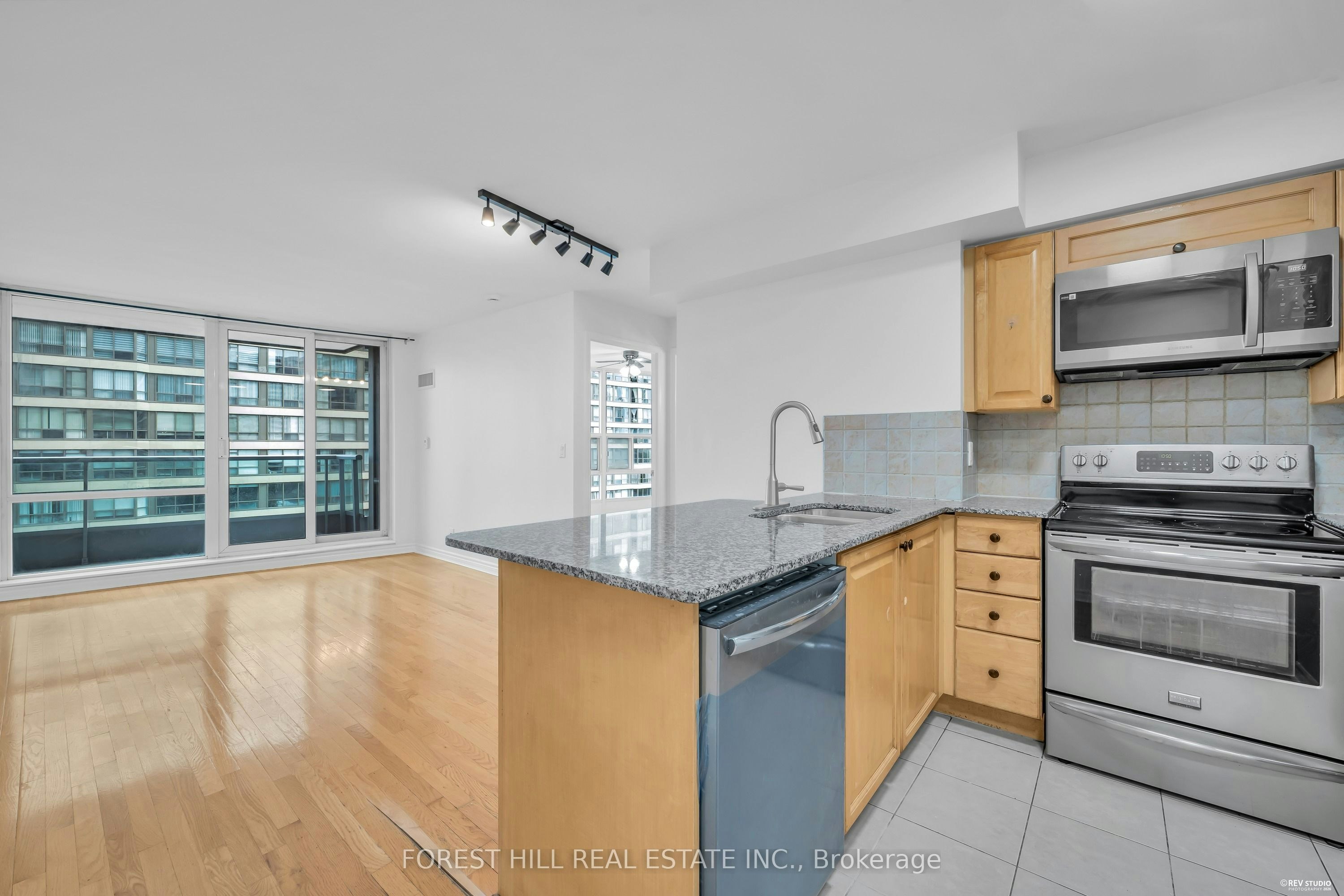 705-33 Elm Drive W, Mississauga, ON, L5B 4L2 - 13