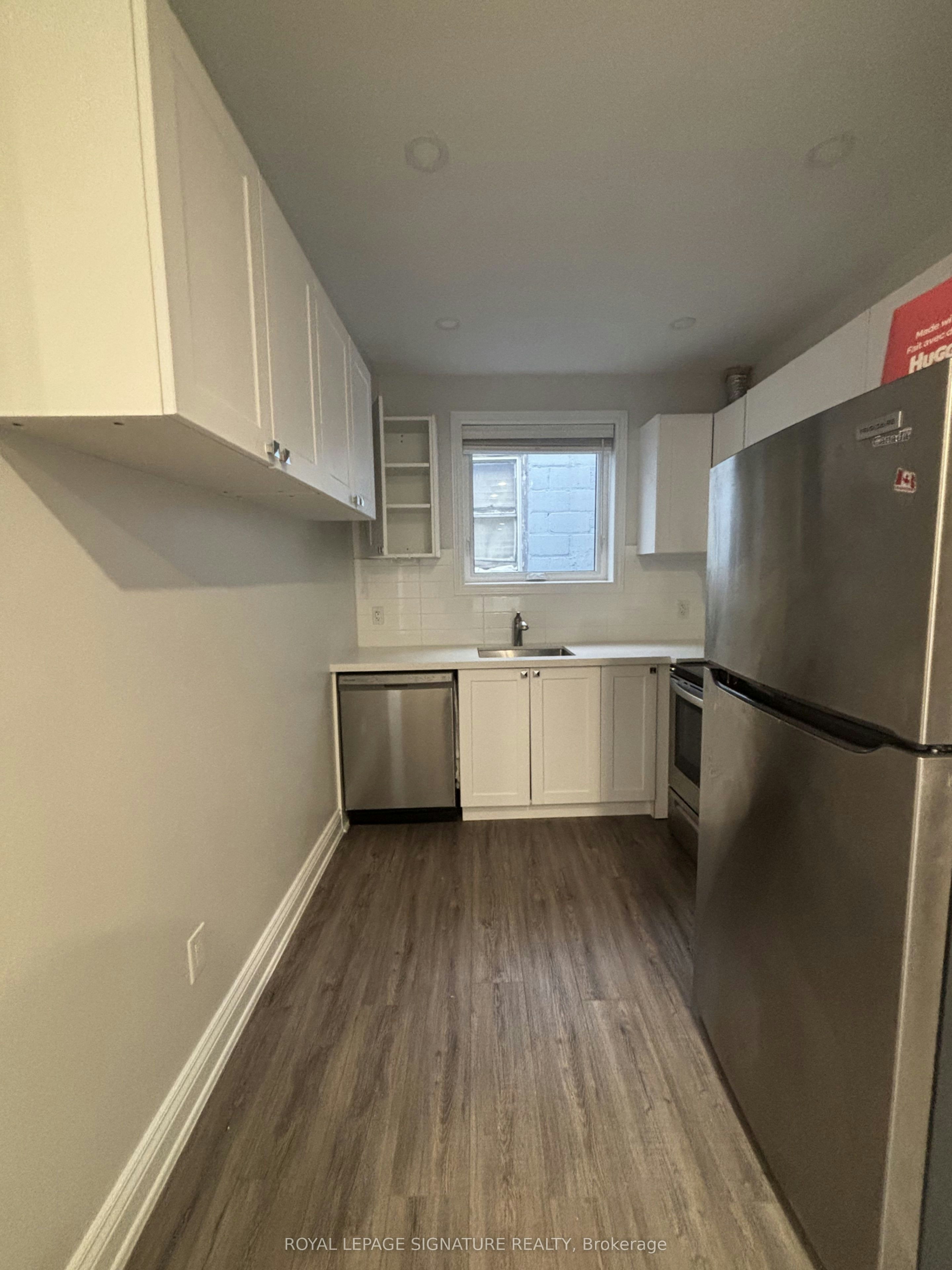 2-3289 Lakeshore Boulevard W, Toronto, ON, M8W 1M8 - 3