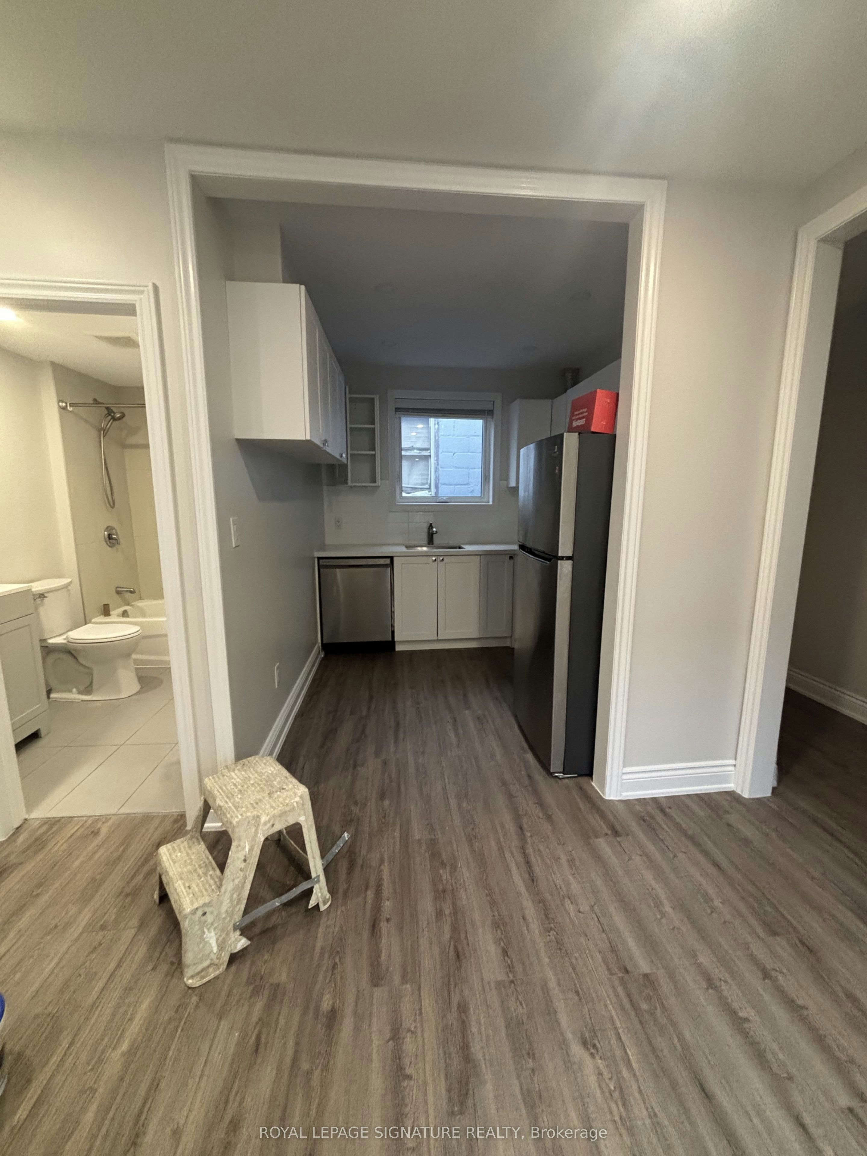 2-3289 Lakeshore Boulevard W, Toronto, ON, M8W 1M8 - 2