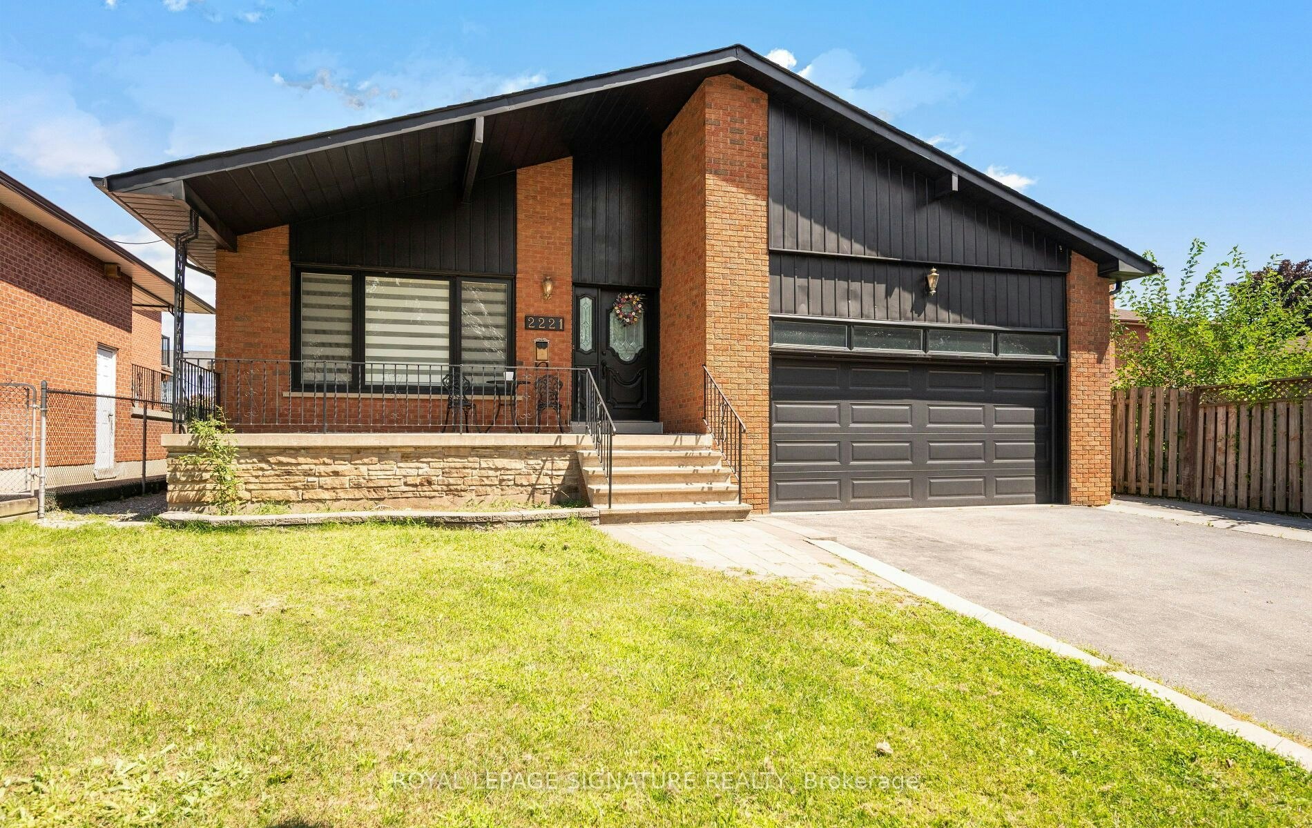 2221 Florian Road, Mississauga, ON, L5A 3Y9