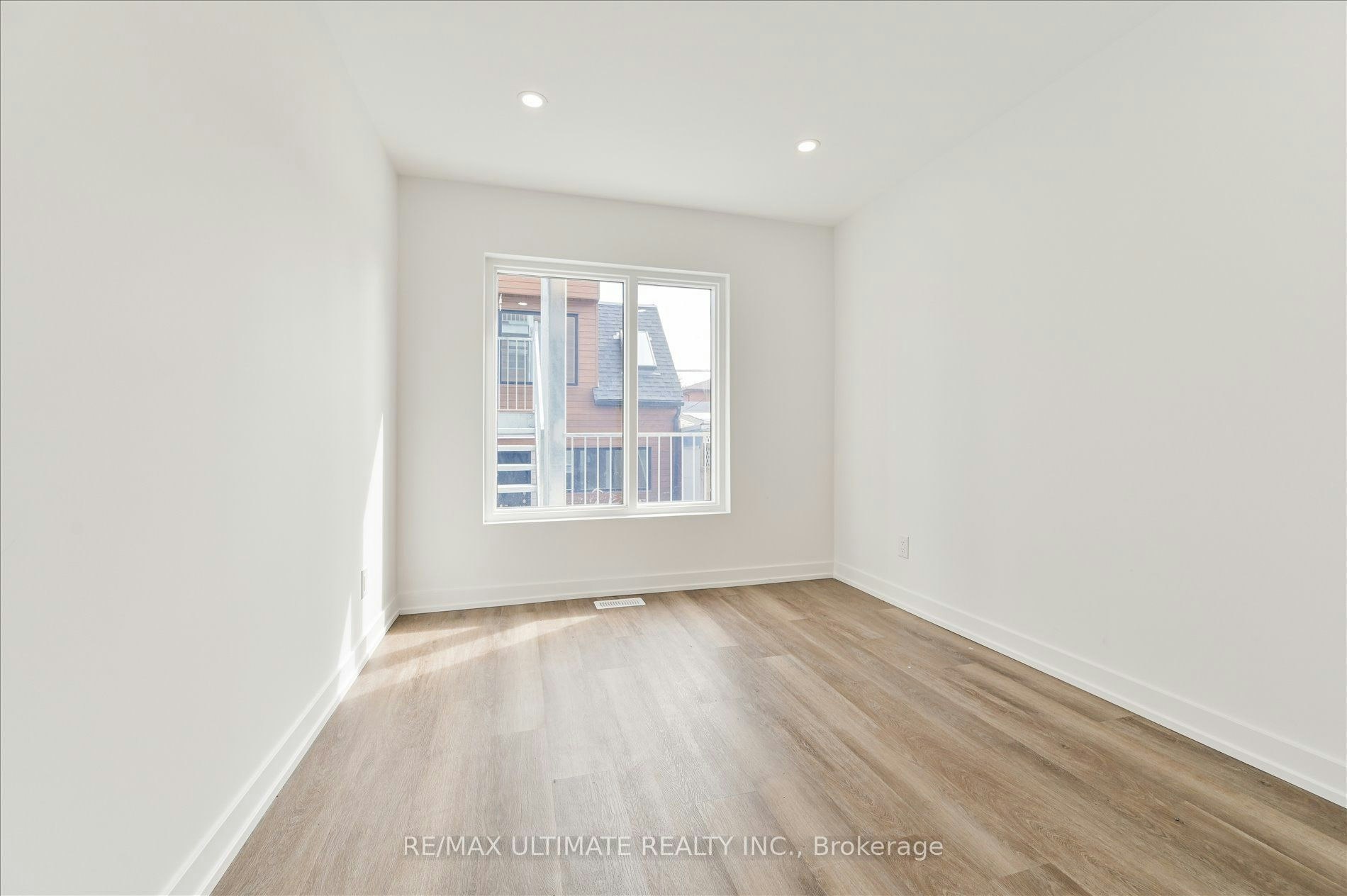1-21 Lappin Avenue, Toronto, ON, M6H 1Y3 - 13