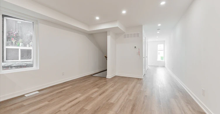 1-21 Lappin Avenue, Toronto, ON, M6H 1Y3 - 7