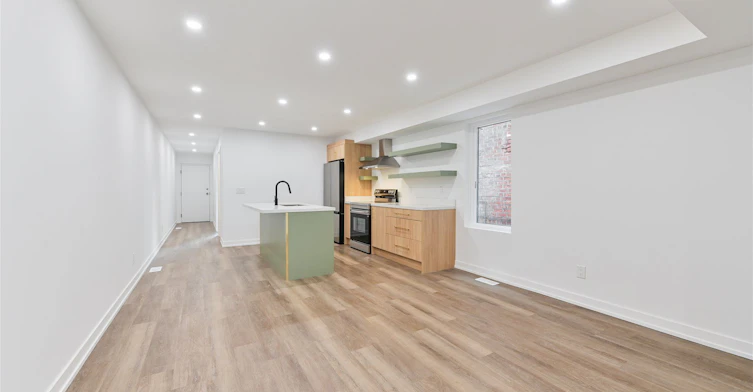 1-21 Lappin Avenue, Toronto, ON, M6H 1Y3 - 6