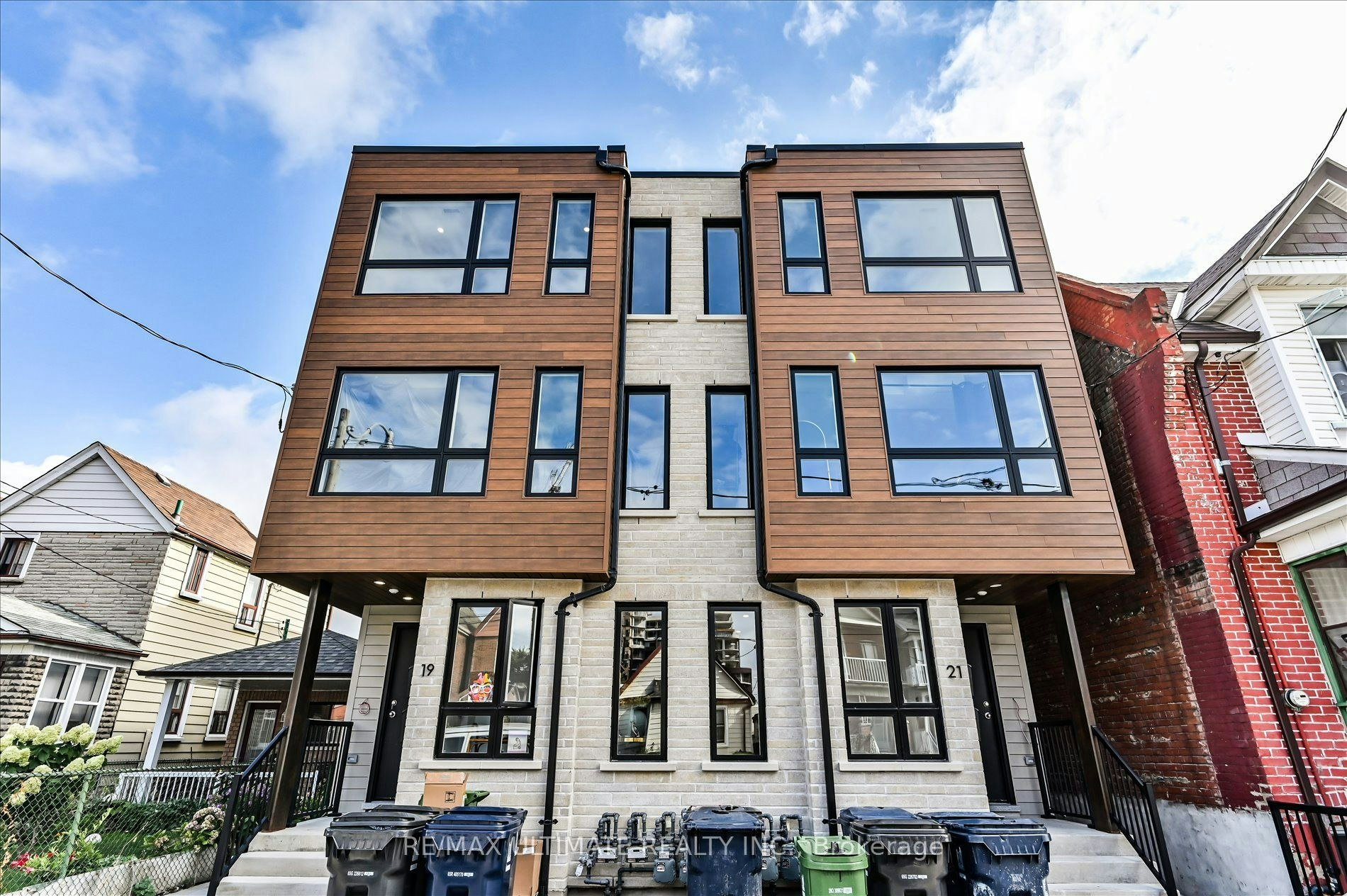 1-21 Lappin Avenue, Toronto, ON, M6H 1Y3