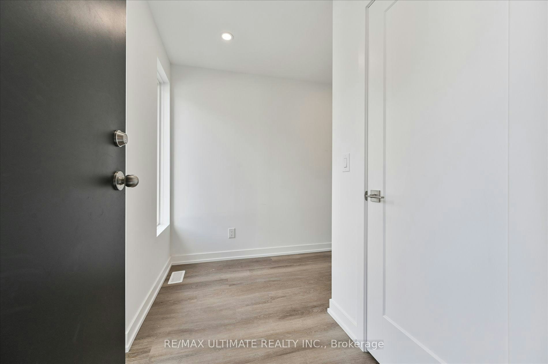 1-21 Lappin Avenue, Toronto, ON, M6H 1Y3 - 4