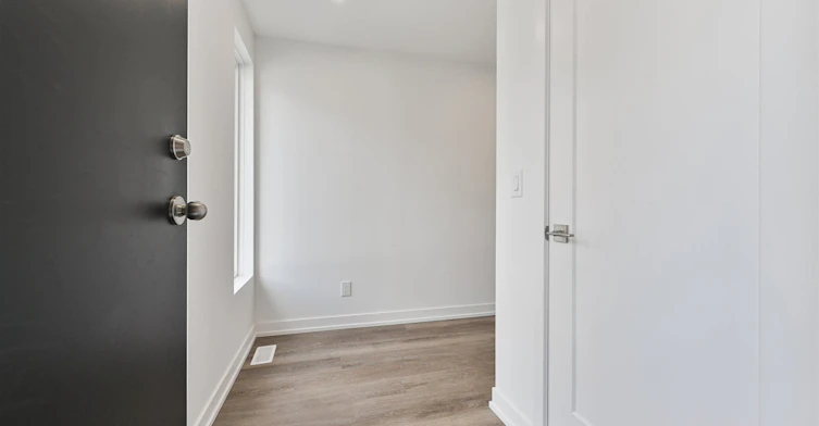 1-21 Lappin Avenue, Toronto, ON, M6H 1Y3 - 4