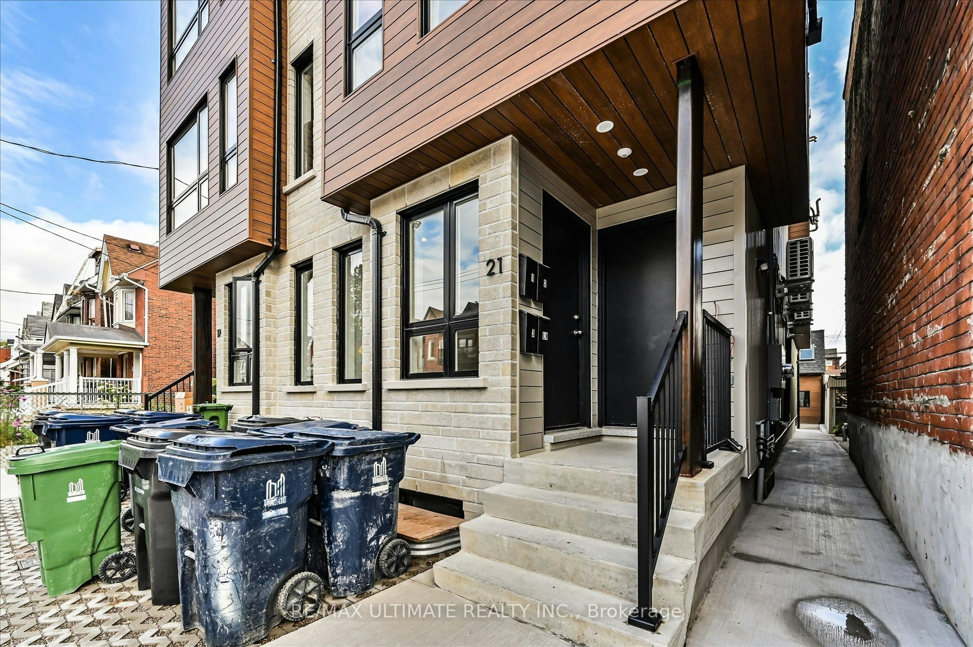 1-21 Lappin Avenue, Toronto, ON, M6H 1Y3 - 3