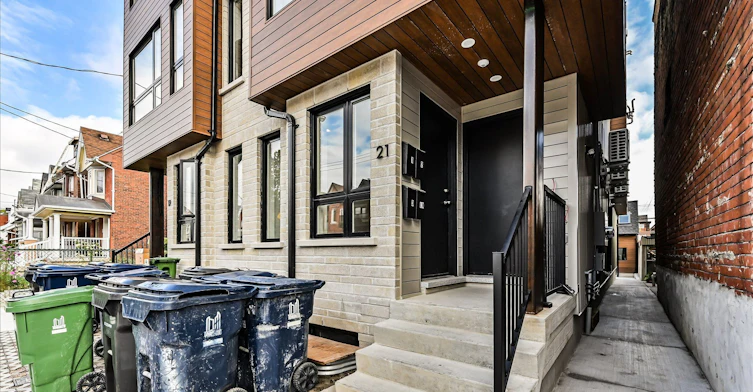 1-21 Lappin Avenue, Toronto, ON, M6H 1Y3 - 3