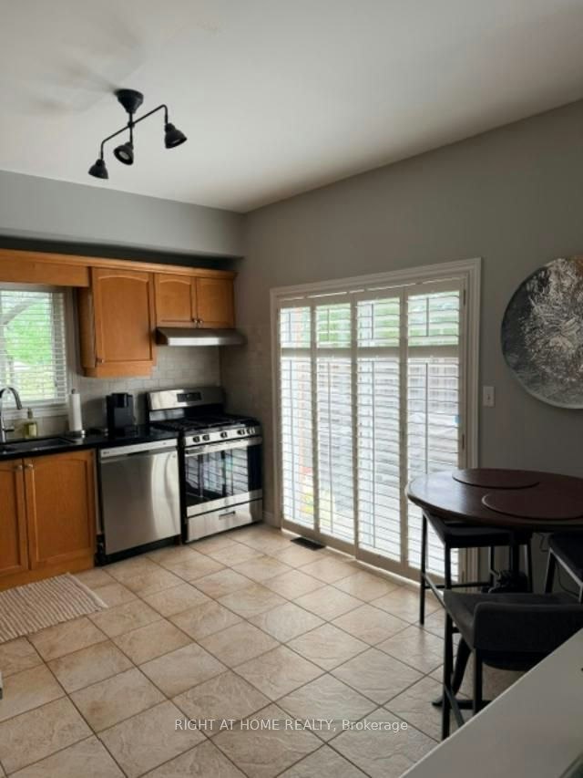 5383 Haldimand Crescent, Burlington, ON, L7L 7E5 - 5