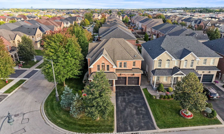 29 Royal Links Circle