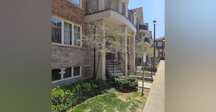 28-04-2420 Baronwood Drive, Oakville, ON, L6M 0J7