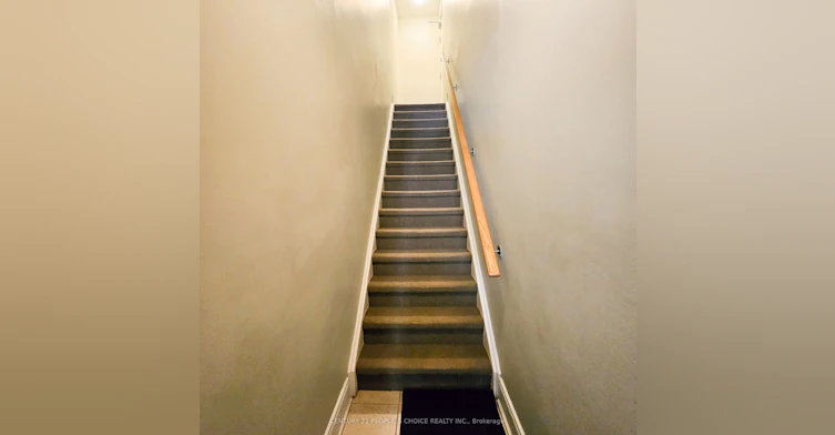 28-04-2420 Baronwood Drive, Oakville, ON, L6M 0J7 - 2