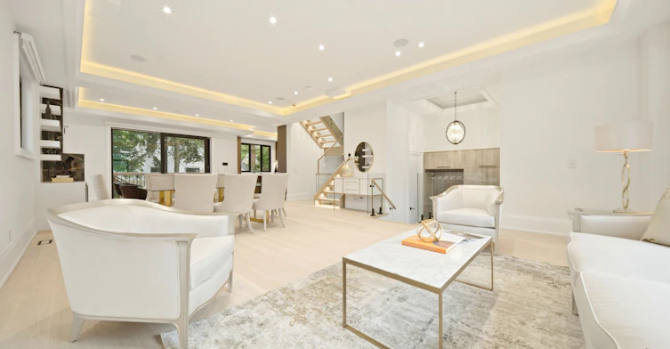 28 Pine Avenue S, Mississauga, ON, L5H 2P6 - 7