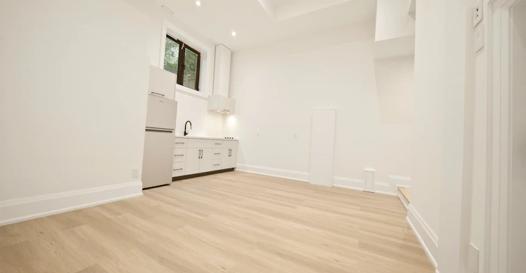 28 Pine Avenue S, Mississauga, ON, L5H 2P6 - 41