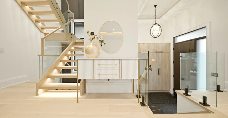 28 Pine Avenue S, Mississauga, ON, L5H 2P6 - 9