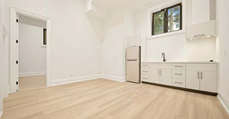 28 Pine Avenue S, Mississauga, ON, L5H 2P6 - 40