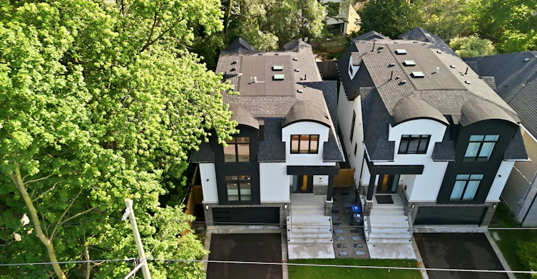 28 Pine Avenue S, Mississauga, ON, L5H 2P6 - 4
